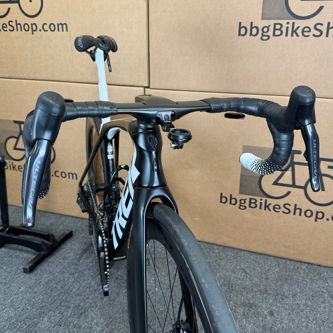 Used Trek Madone SLR 6 Disc, Di2 Ultegra 12-speed, Carbon Road Bike, 2020, 52cm