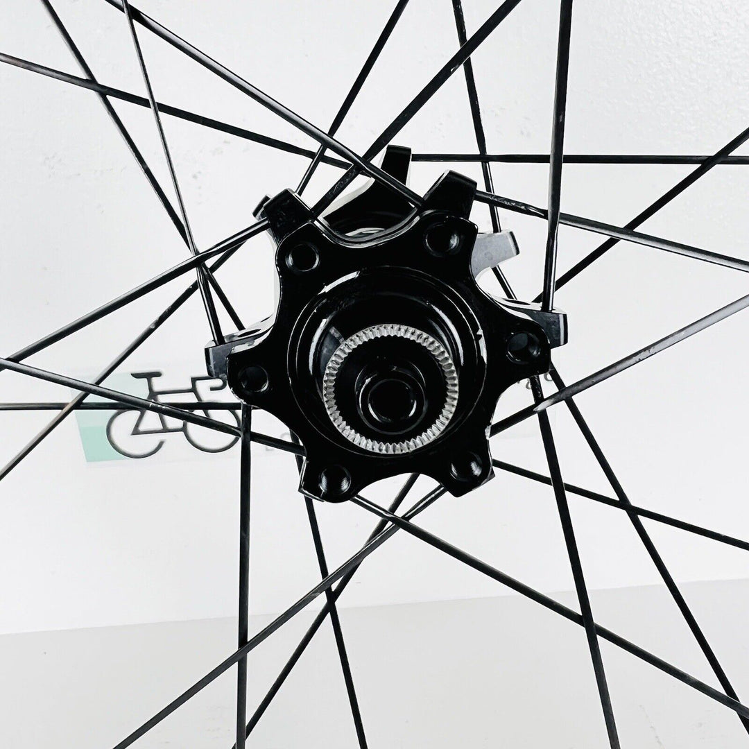 Zipp 303 Firecrest Rim Brake Carbon Wheelset Shimano/Sram 11 Speed 1,670g
