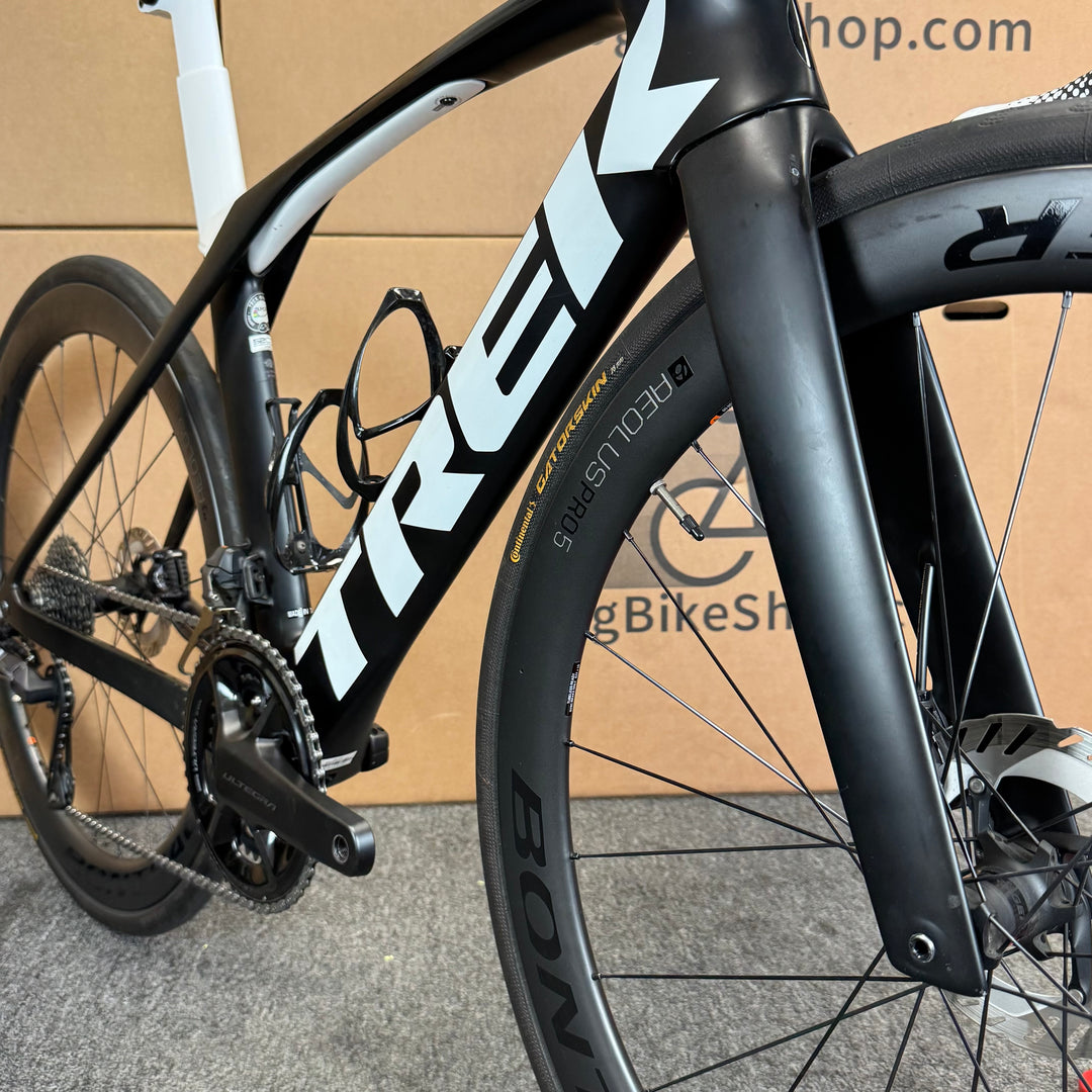 Used Trek Madone SLR 6 Disc, Di2 Ultegra 12-speed, Carbon Road Bike, 2020, 52cm
