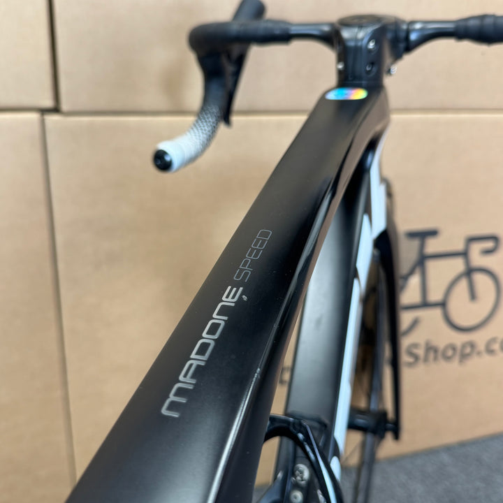Used Trek Madone SLR 6 Disc, Di2 Ultegra 12-speed, Carbon Road Bike, 2020, 52cm