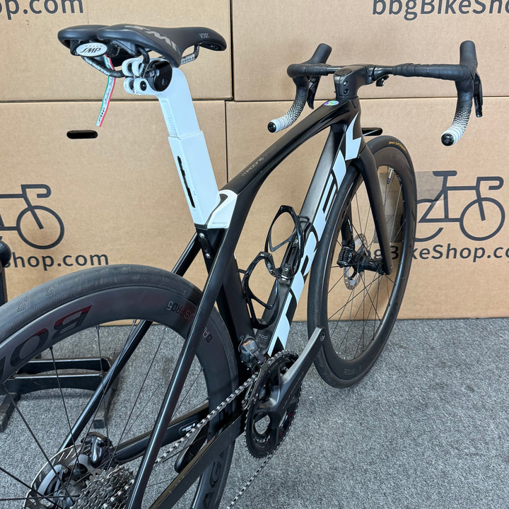 Used Trek Madone SLR 6 Disc, Di2 Ultegra 12-speed, Carbon Road Bike, 2020, 52cm