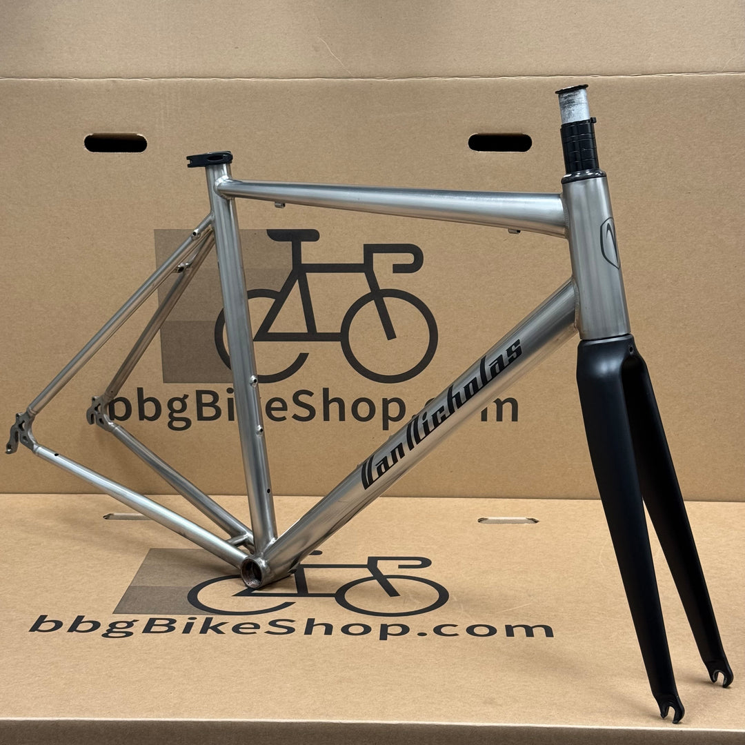 54cm Van Nicholas Titanium Road Frameset with Carbon Fiber Fork