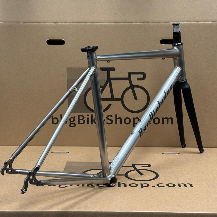 54cm Van Nicholas Titanium Road Frameset with Carbon Fiber Fork