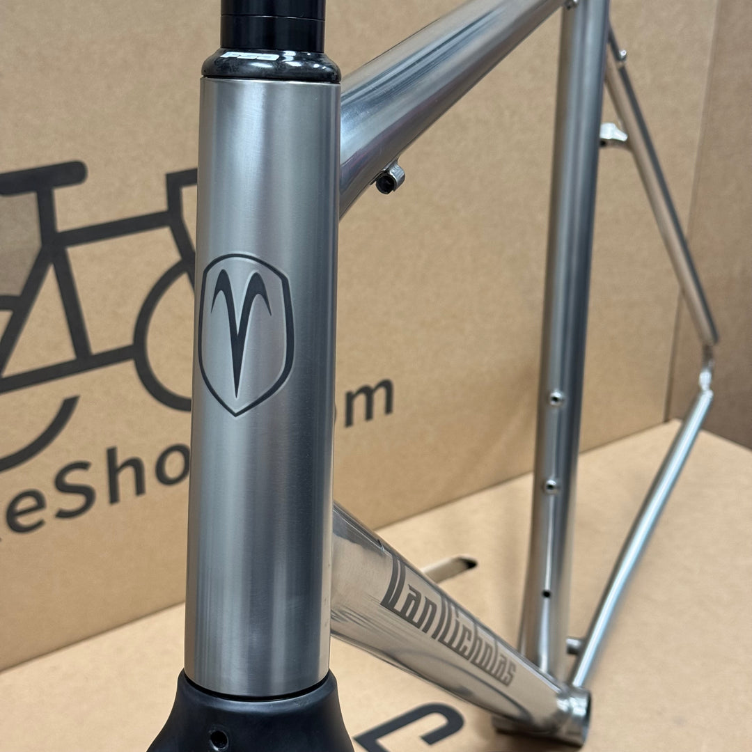 58cm Van Nicholas Titanium Road Frameset with Carbon Fiber Fork
