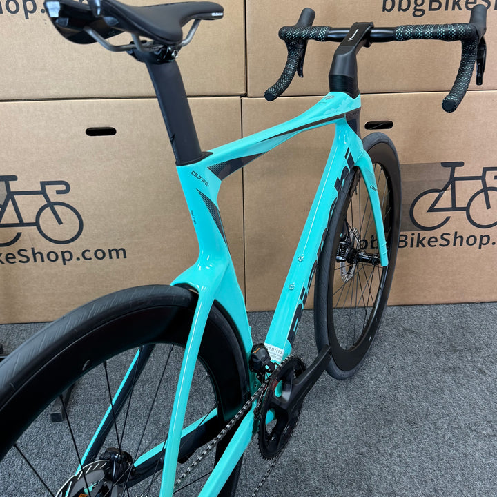 New Bianchi Oltre Comp, Ultegra Di2 12-speed, Carbon Fiber Road Bike-2024, 57cm