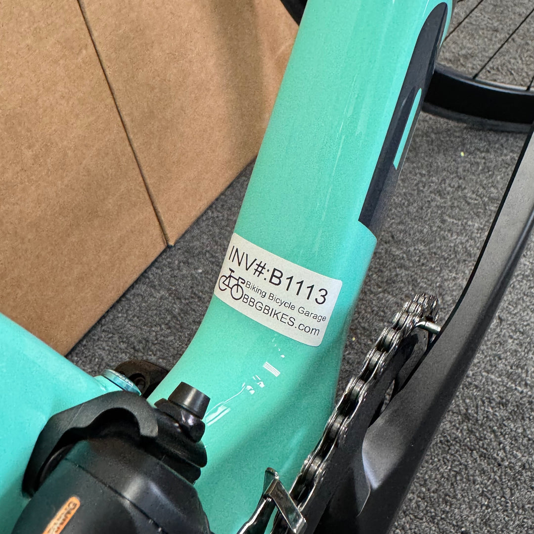 New Bianchi Oltre Comp, Ultegra Di2 12-speed, Carbon Fiber Road Bike-2024, 57cm