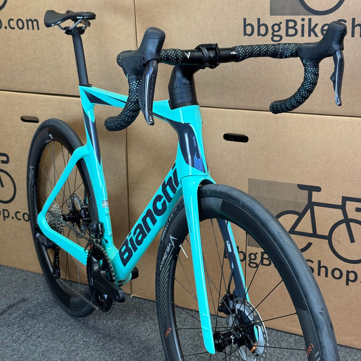New Bianchi Oltre Comp, Ultegra Di2 12-speed, Carbon Fiber Road Bike-2024, 59cm