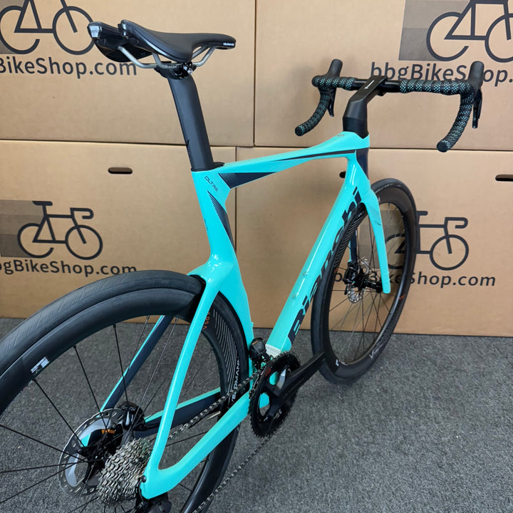 New Bianchi Oltre Comp, Ultegra Di2 12-speed, Carbon Fiber Road Bike-2024, 59cm