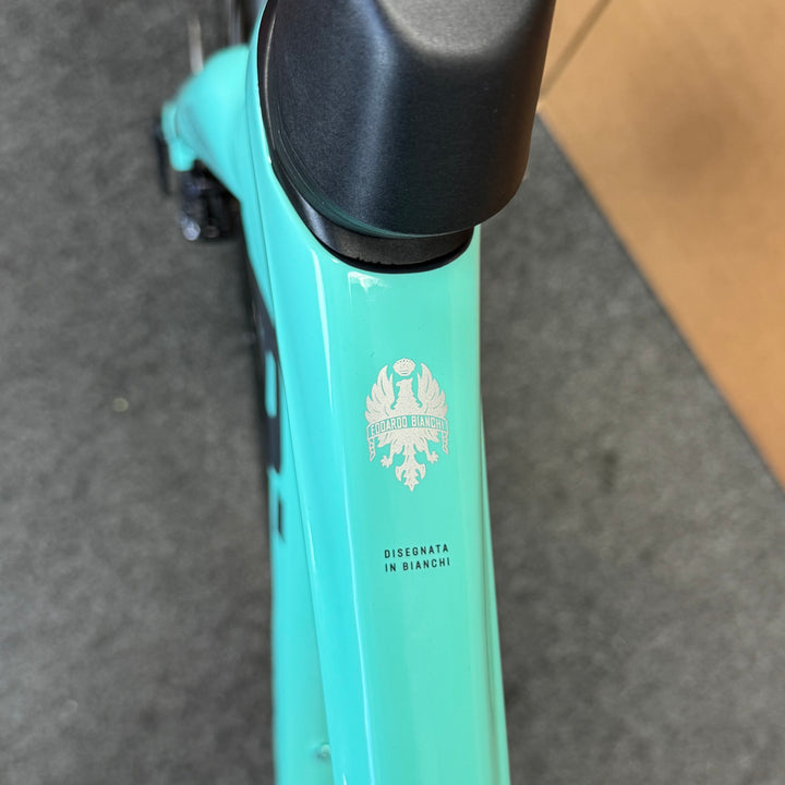 New Bianchi Oltre Comp, Ultegra Di2 12-speed, Carbon Fiber Road Bike-2024, 59cm
