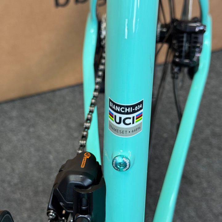 New Bianchi Oltre Comp, Ultegra Di2 12-speed, Carbon Fiber Road Bike-2024, 59cm