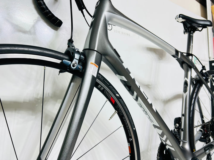 Used Trek Silque SL Women’s, 11-Speed Ultegra Di2, IsoSpeed, Carbon Fiber Road Bike, 54cm