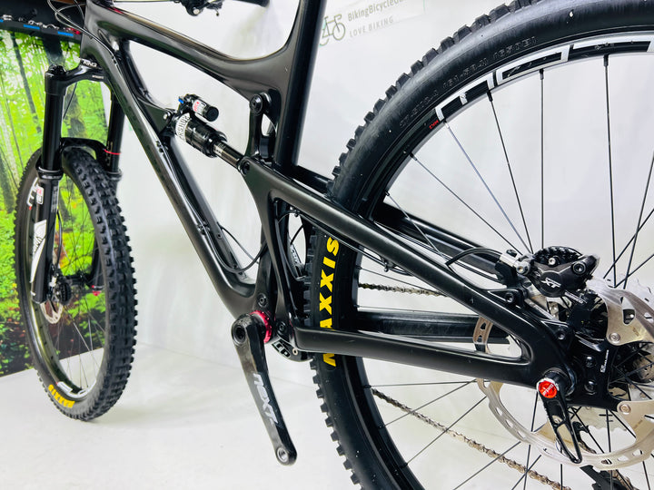 Used Santa Cruz Nomad C Carbon Fiber Mountain Bike-2015, XL