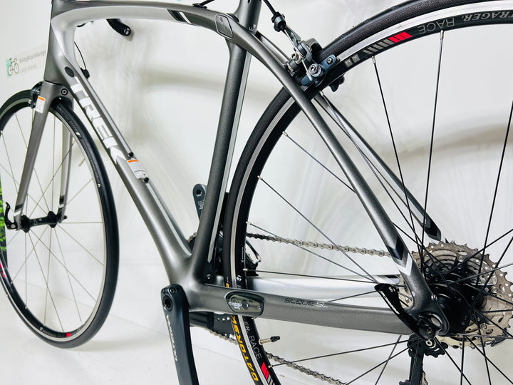 Used Trek Silque SL Women’s, 11-Speed Ultegra Di2, IsoSpeed, Carbon Fiber Road Bike, 54cm