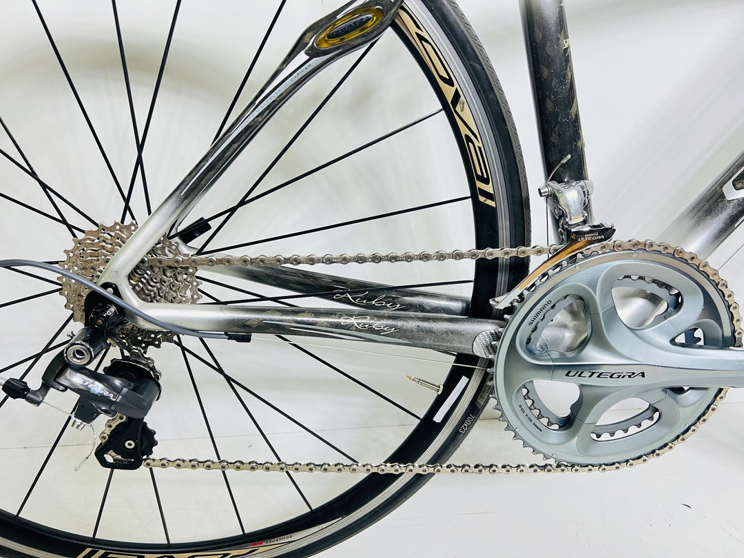 Cassette: Shimano 105, 10-speed: 11-28 Specialized Ruby Women’s