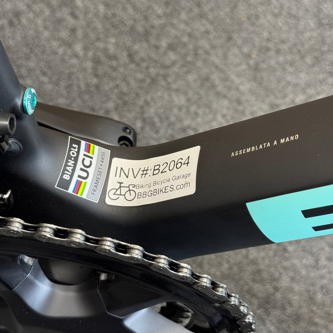 Used Bianchi Oltre Pro, Ultegra Di2 12-Speed, Carbon Road Bike-2024, 50cm