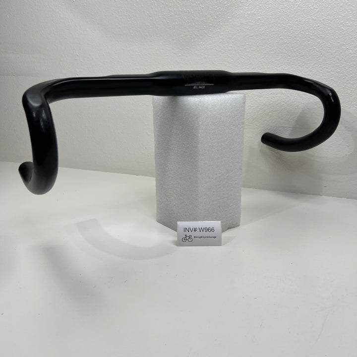 Used Road Carbon Fiber Handlebar, 31.8 mm, 42cm, 207g