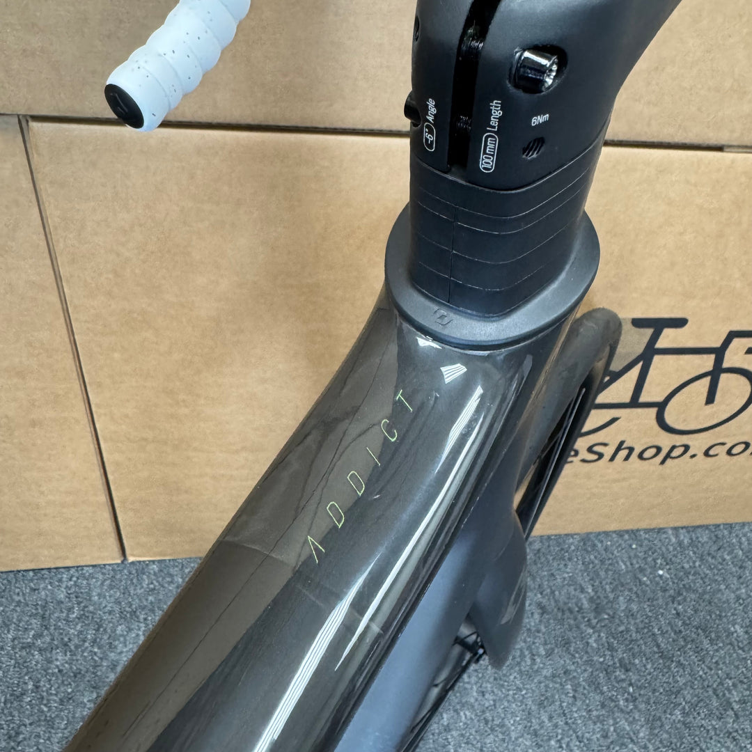 Demo Scott Addict 20, Carbon Fiber Road Bike, - 2022, 61cm