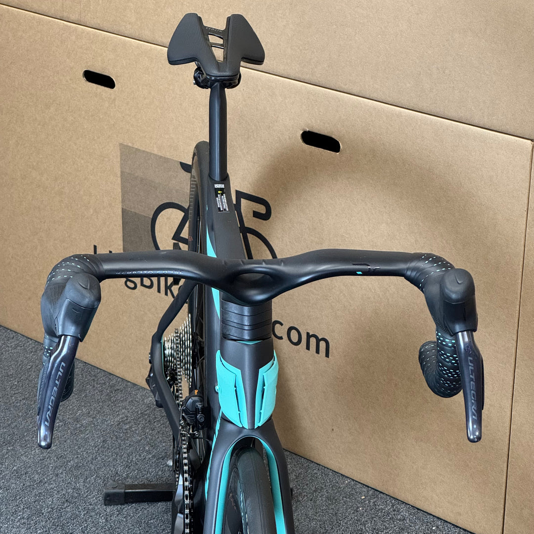 Used Bianchi Oltre Pro, Ultegra Di2 12-Speed, Carbon Road Bike-2024, 50cm