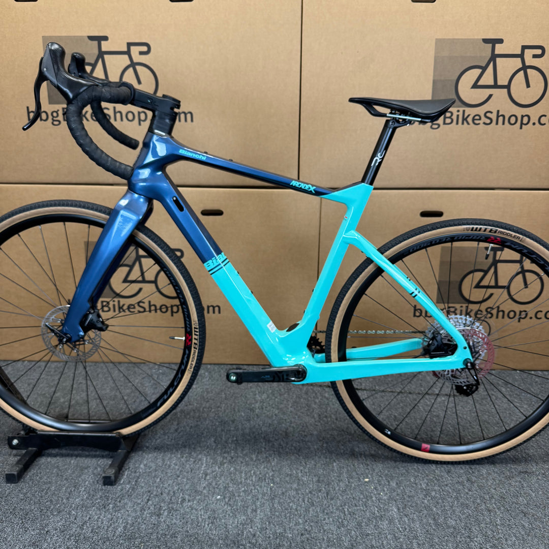 Demo Bianchi Arcadex, 13-speed Campagnolo Ekar, Carbon Fiber Gravel Bike - 2023, Medium