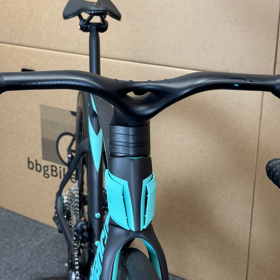 Used Bianchi Oltre Pro, Ultegra Di2 12-Speed, Carbon Road Bike-2024, 50cm