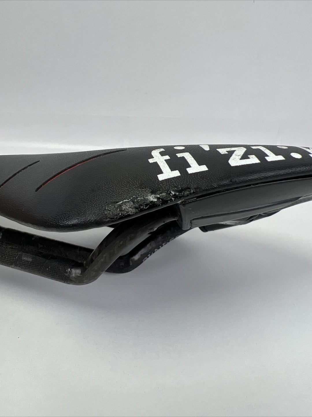 Fizik Arione R3 Braided Carbon Rail 167g 128mm