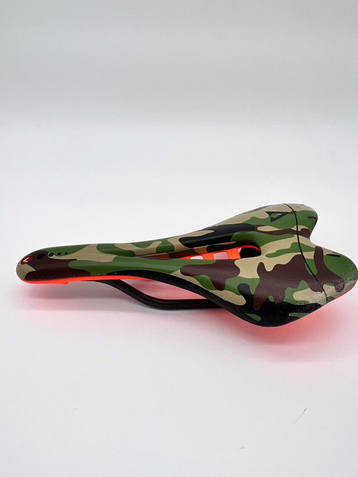 Astute Limited Edition Skylite VT Camouflage Fluo Carbon Rails Saddle 136mm