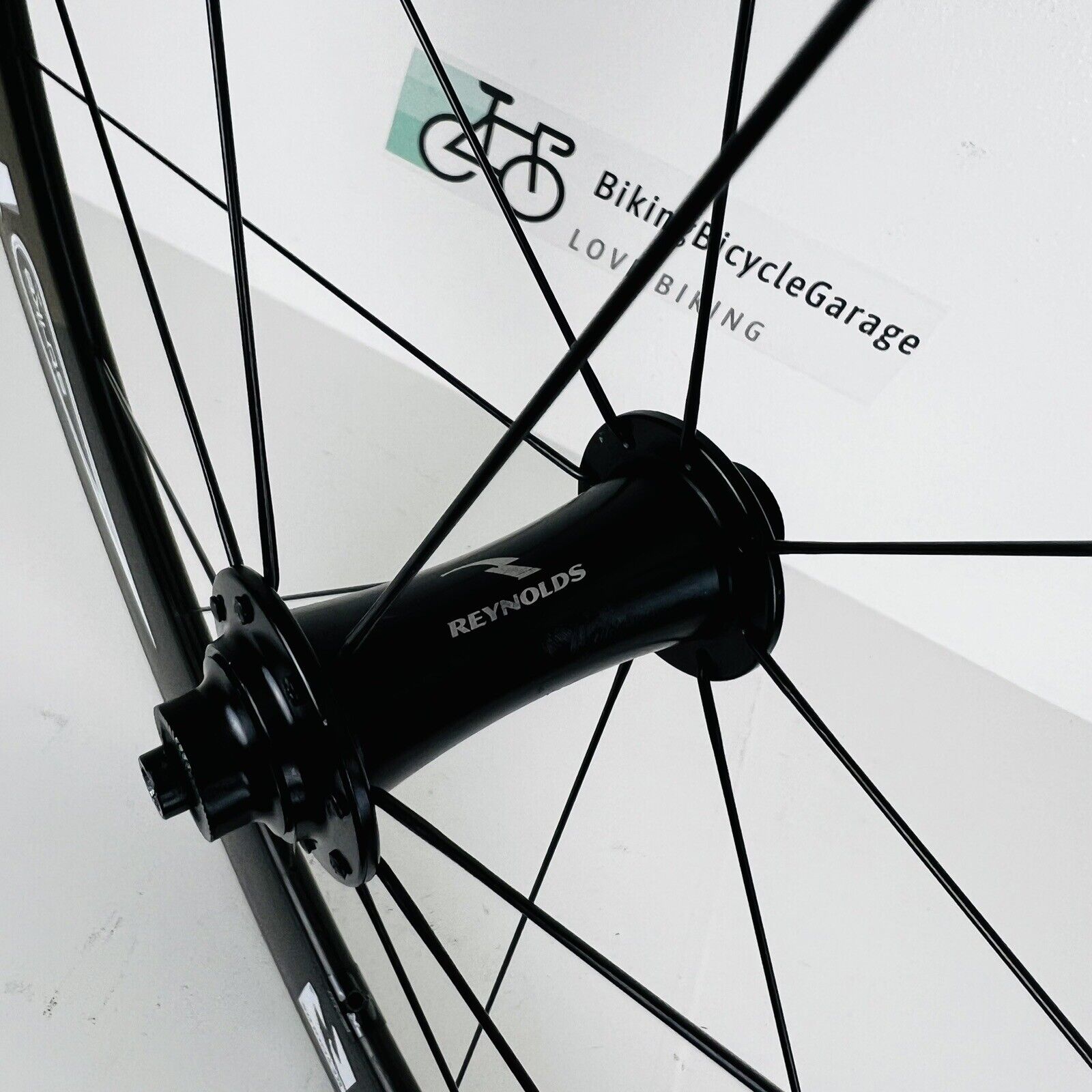 Reynolds Strike Aero Carbon Triathlon Wheelset Shimano/Sram