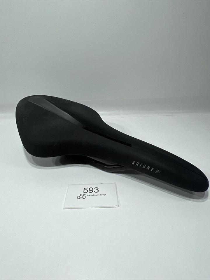 Fizik Arione R1 Open Regular Carbon Braided Rail Saddle 143mm