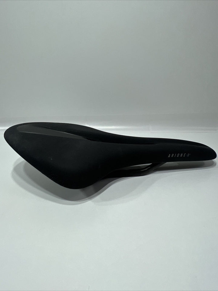 Fizik Arione R1 Open Regular Carbon Braided Rail Saddle 143mm