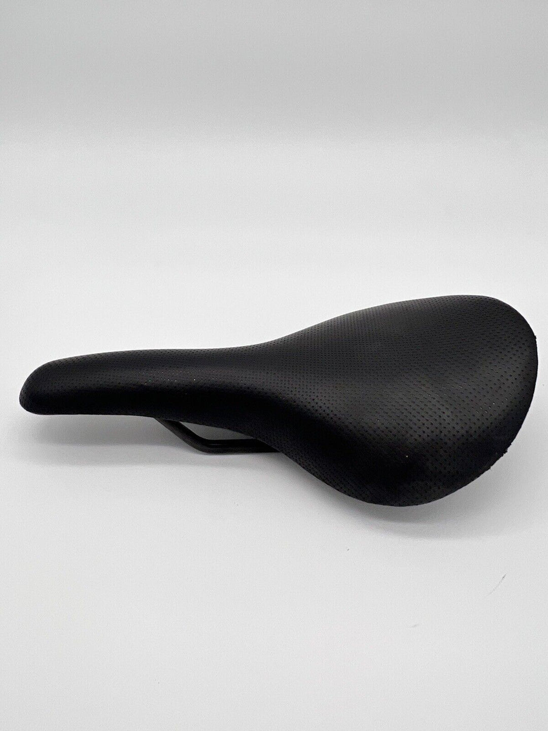 rapha carbon Fined Rails Black saddle 146mm