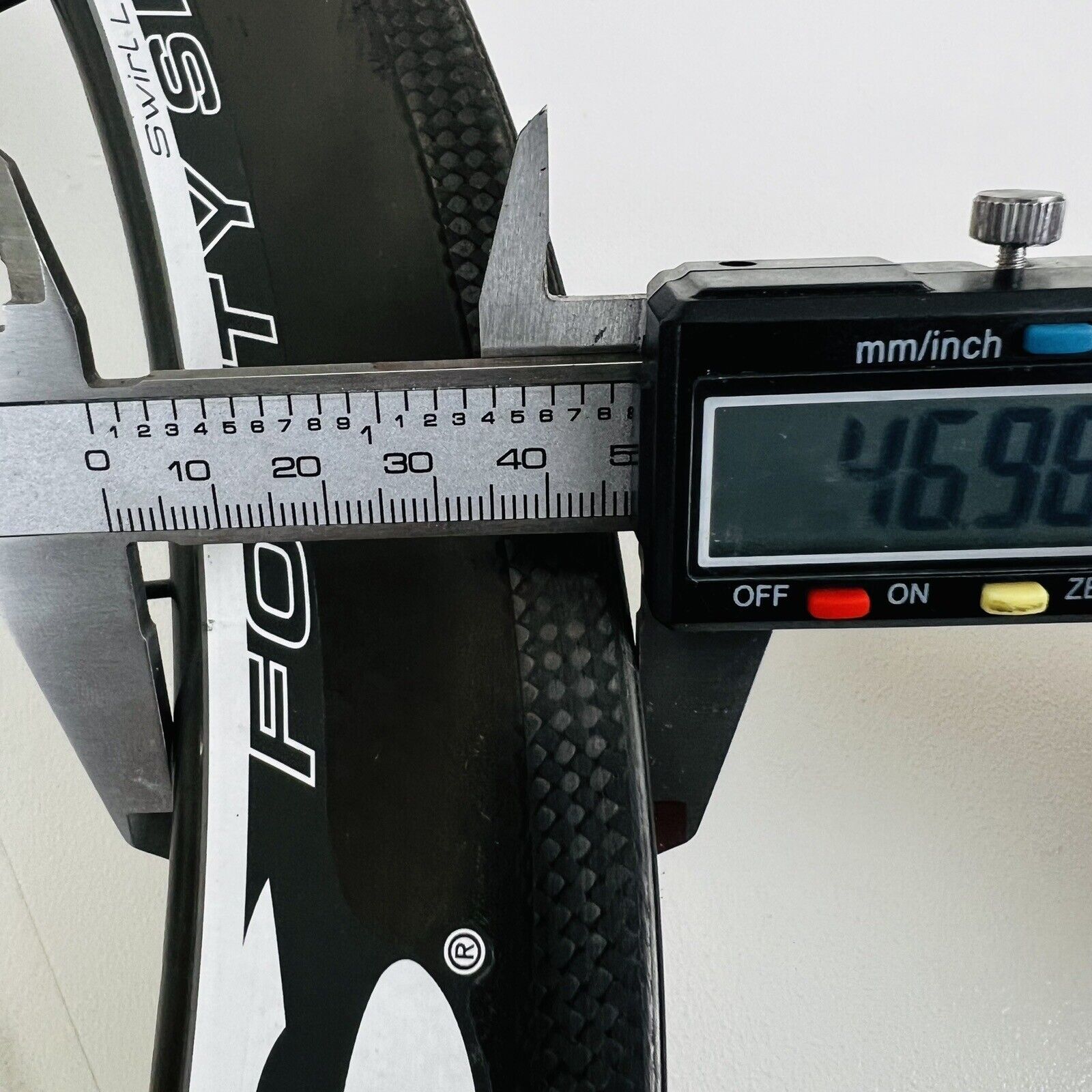 Reynolds Forty Six Carbon Wheelset Clincher 700c 10s 1,400g