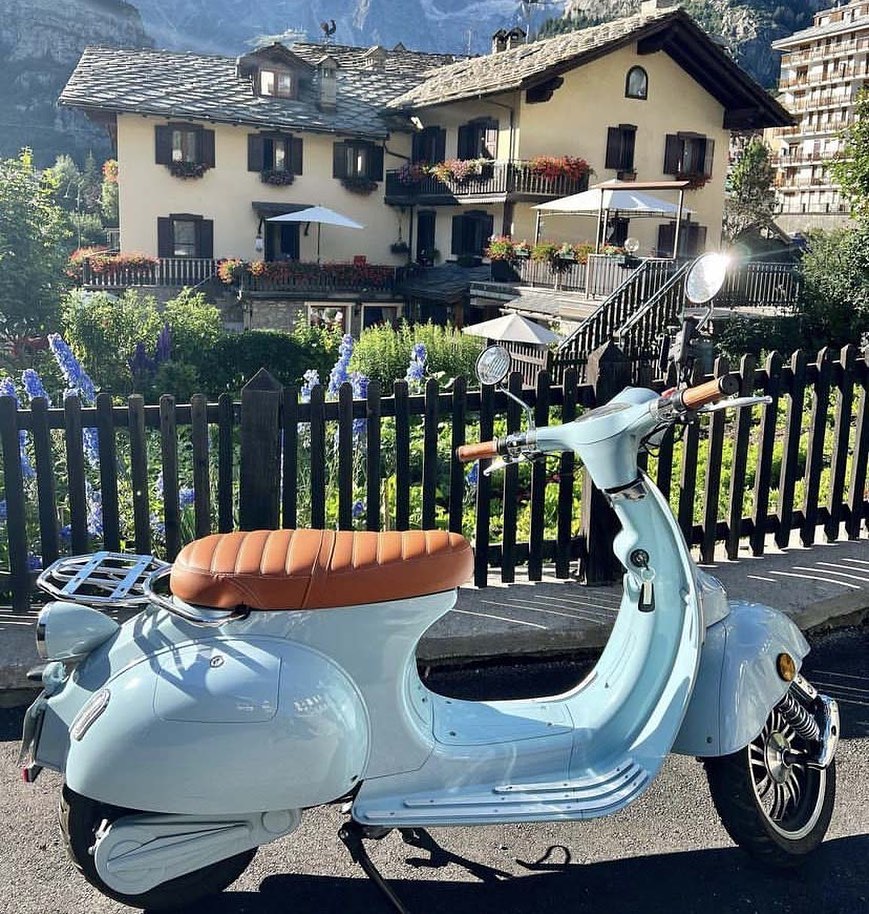 Aventura-X EV30 Electric Scooter Moped, Street Legal, 50mph, up to 70-mile range