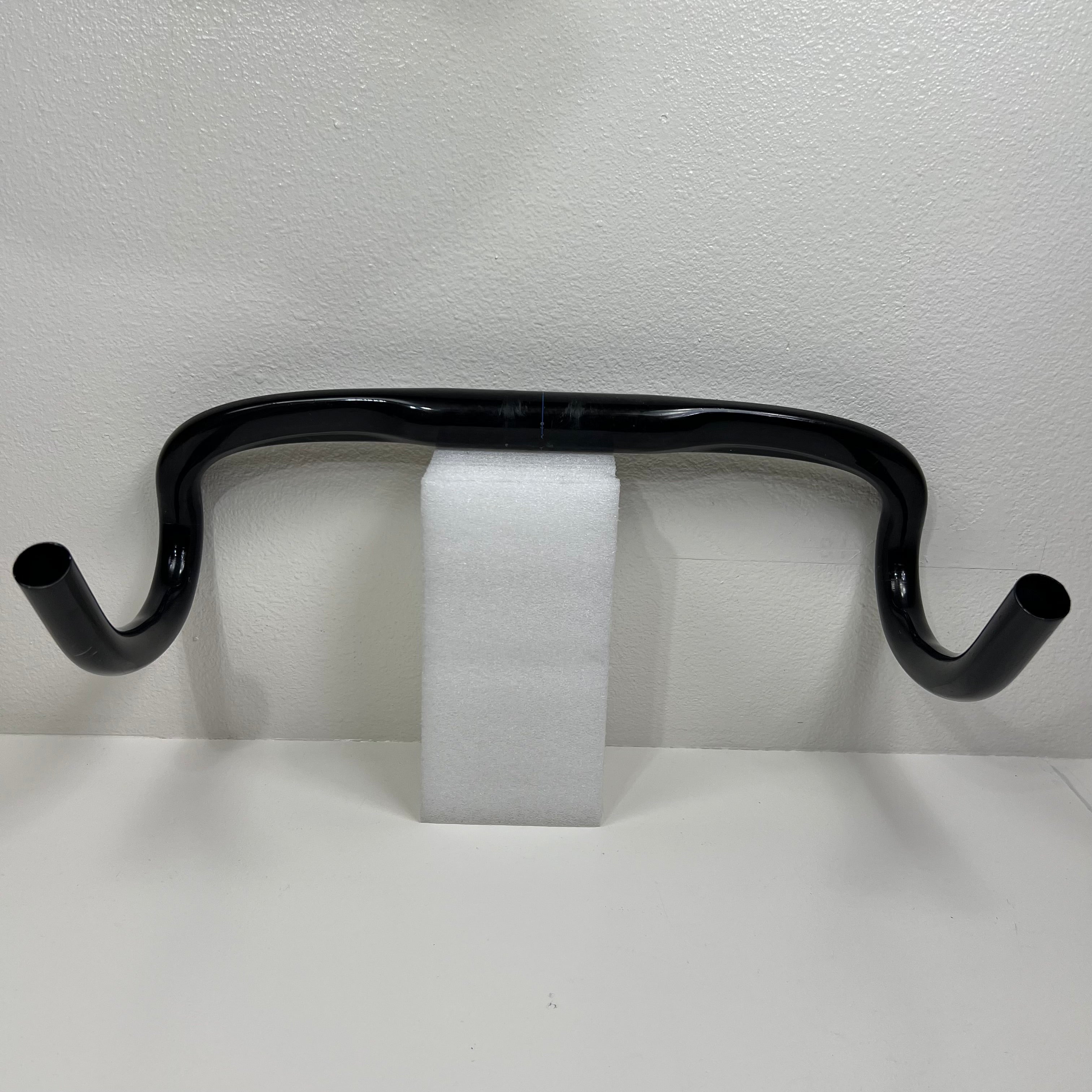 Used Reynolds Pro Anatomic Clamp Carbon Fiber Drop Bar Handlebars