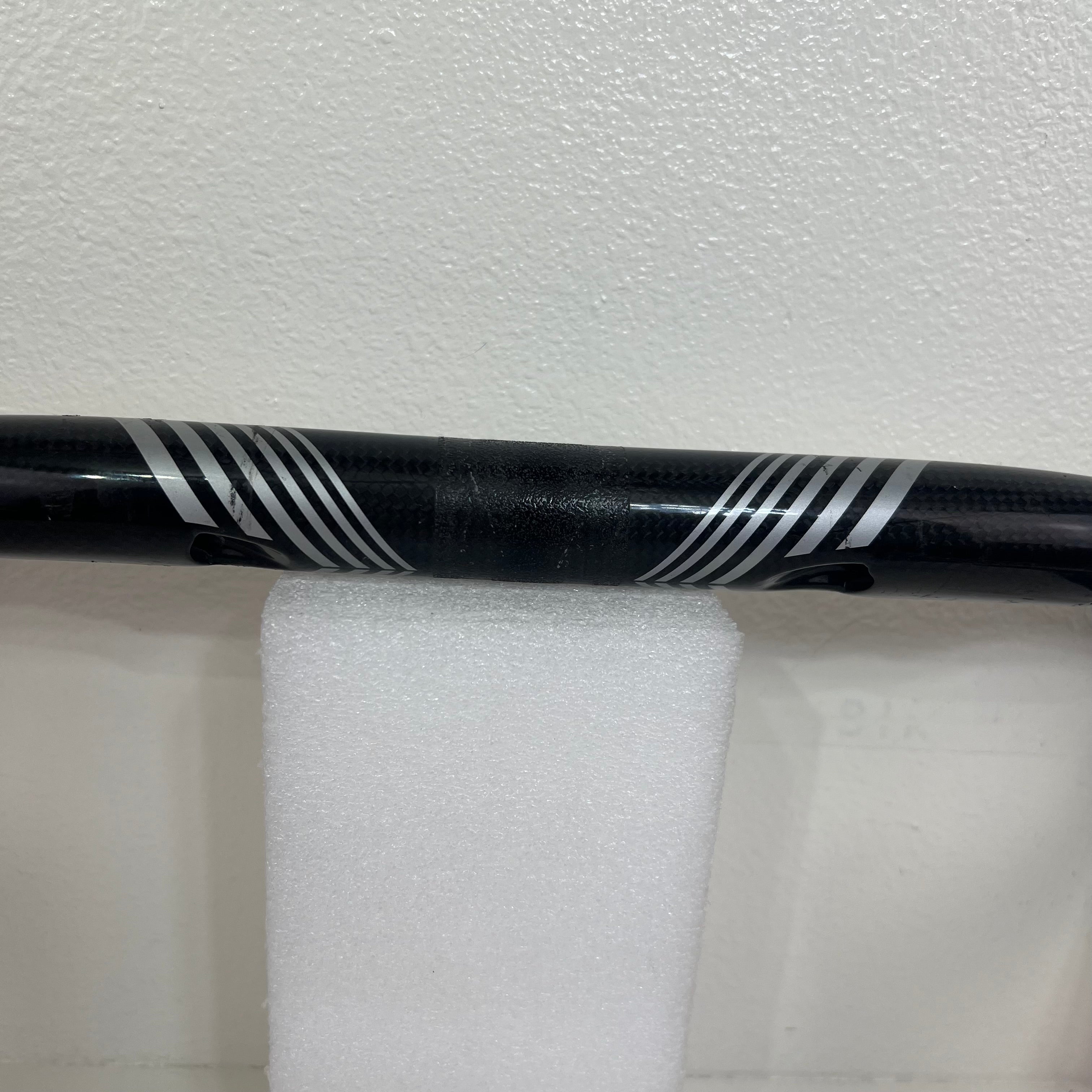 Used Shimano Pro Vibe Carbon Fiber Compact Road Handlebar, 31.8mm