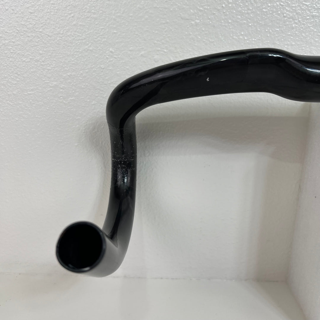 Used Bontrager Blade RXL VR-C Carbon Fiber Bike Handlebar, 31.8mm, 42 cm, 235g