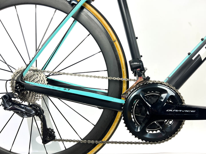 Trek Domane 5.9 Di2, Carbon Fiber Road Bike, 11-Spd Ultegra Di2-2014, 56cm