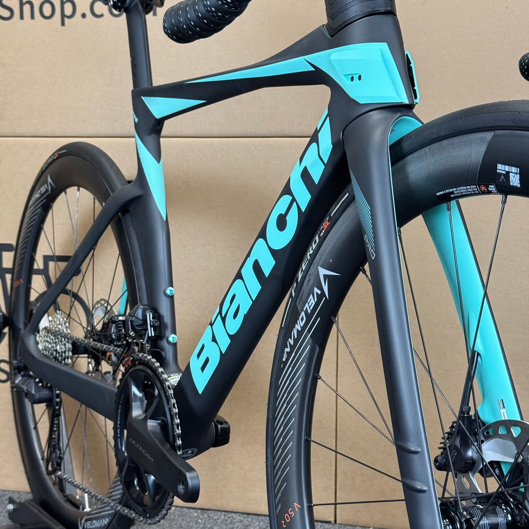 Used Bianchi Oltre Pro, Ultegra Di2 12-Speed, Carbon Road Bike-2024, 50cm