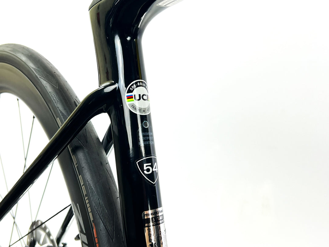 Specialized Roubaix Pro Disc, 11-spd Shimano Dura-Ace, Zipp, Carbon Fiber Road Bike, 54cm