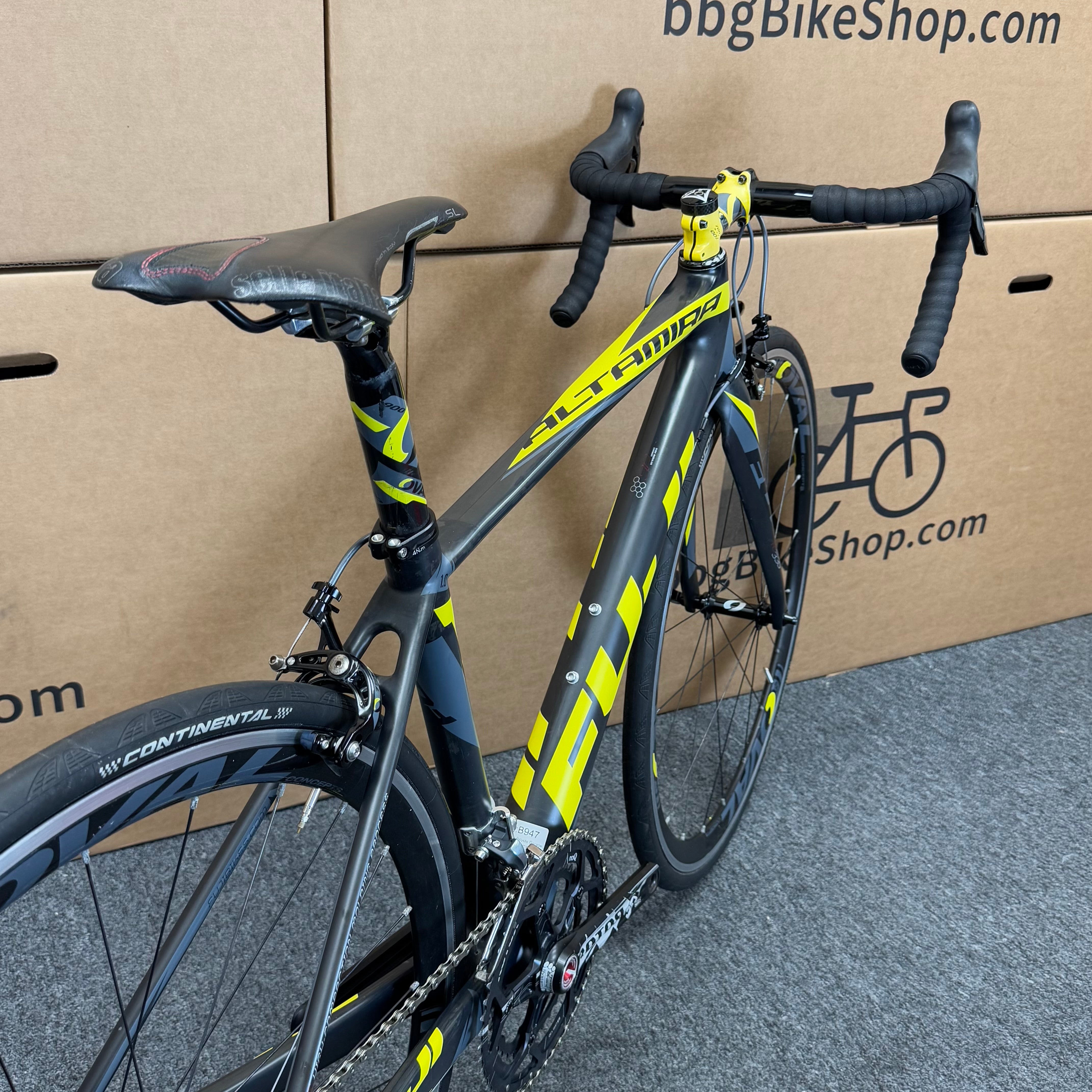 Used Fuji Altamira 1.0, Dura-Ace, Carbon Fiber Road Bike