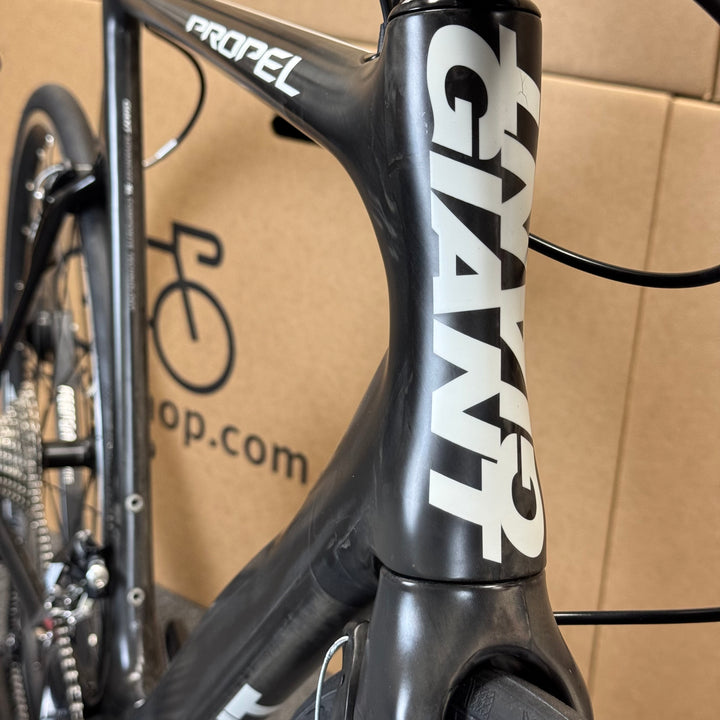 Used Giant Propel, 11-speed Shimano 105, Carbon Fiber Road Bike-2015, 58cm