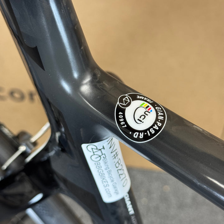 Used Giant Propel, 11-speed Shimano 105, Carbon Fiber Road Bike-2015, 58cm