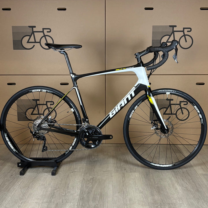 Used Giant Defy Advanced SL 1, Carbon Disc Road Bike, Shimano 105 11-Speed, 58cm