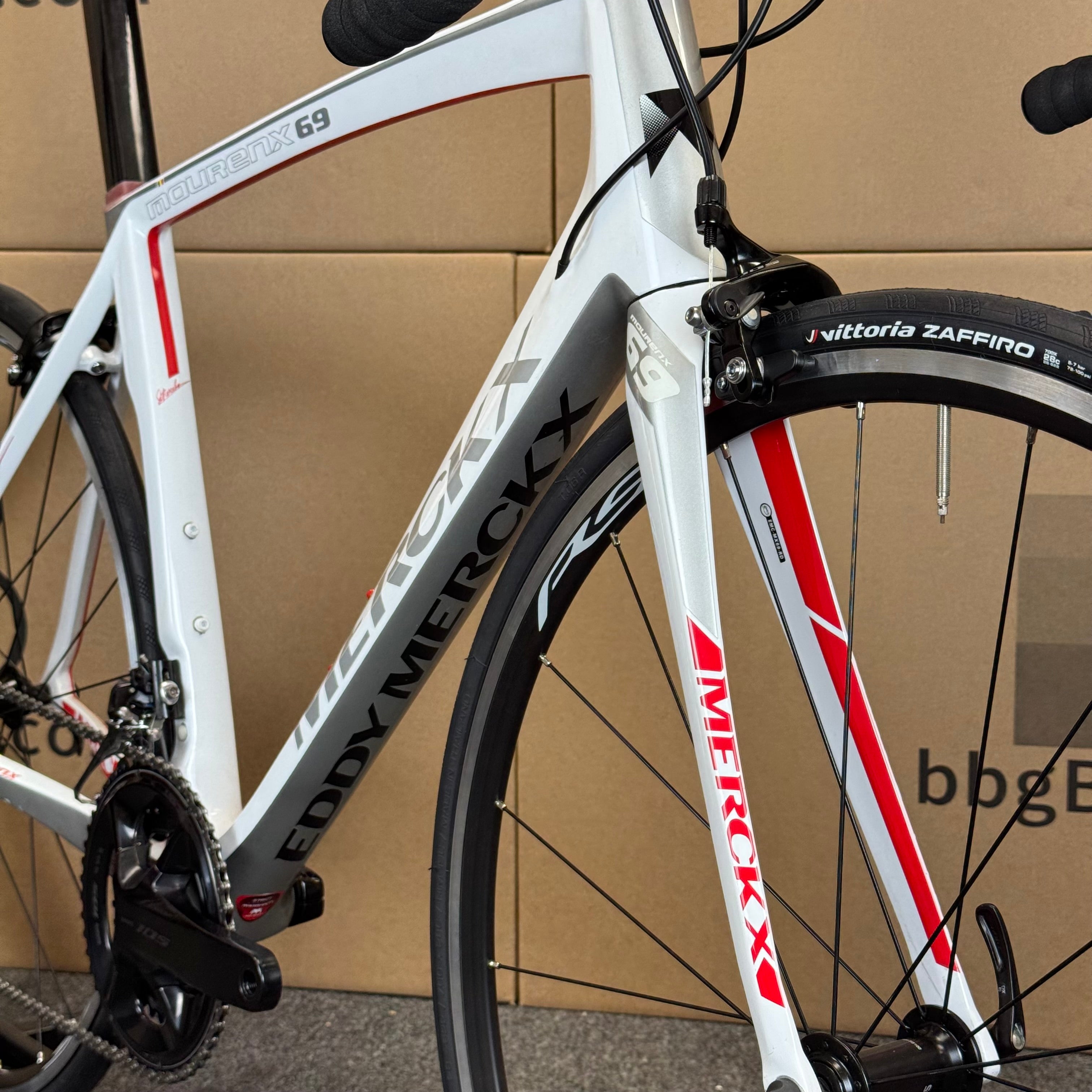 Used Eddy Merckx Mourenx 69, 11-speed Shimano 105, Carbon Road