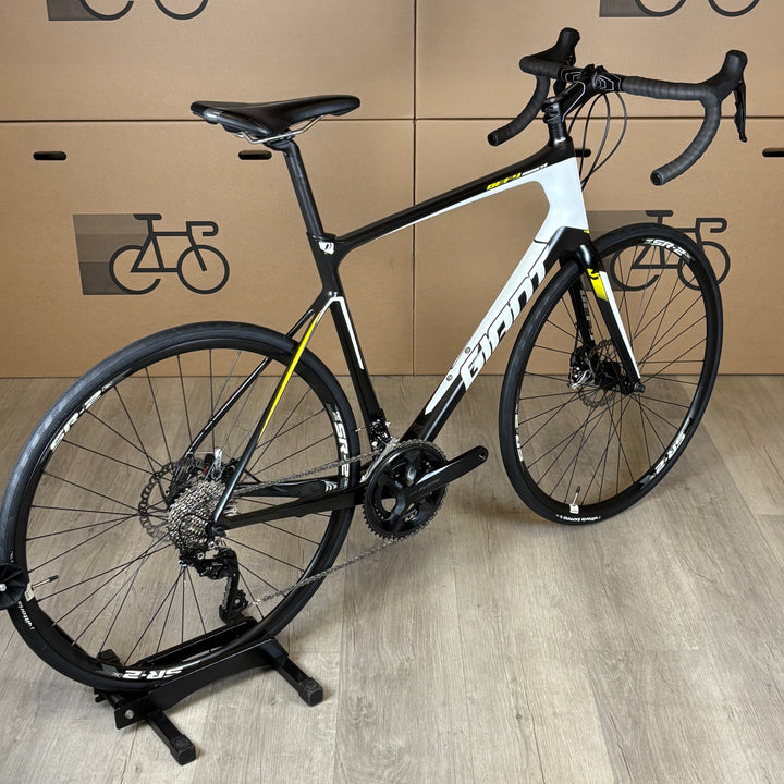 Used Giant Defy Advanced SL 1, Carbon Disc Road Bike, Shimano 105 11-Speed, 58cm