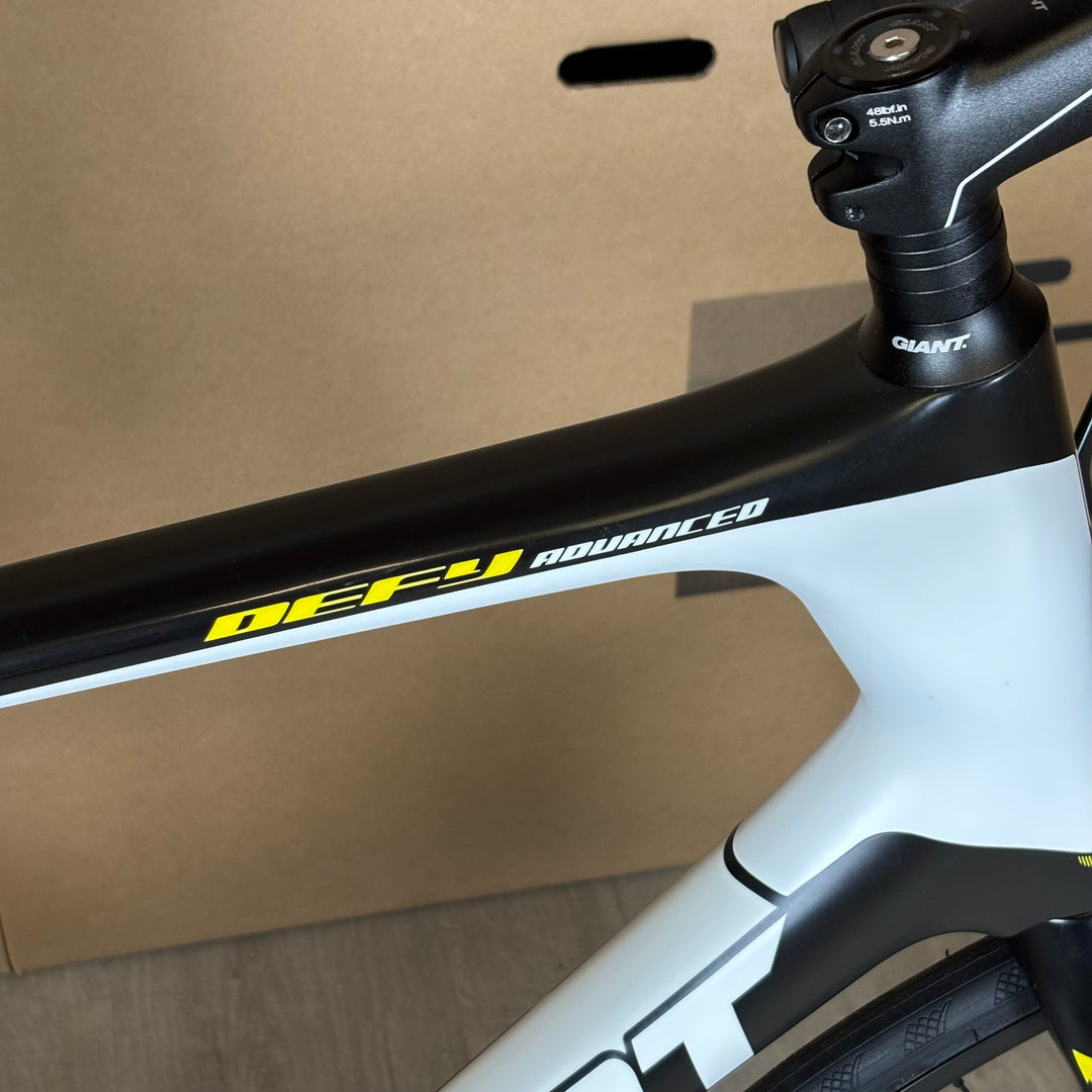 Used Giant Defy Advanced SL 1, Carbon Disc Road Bike, Shimano 105 11-Speed, 58cm