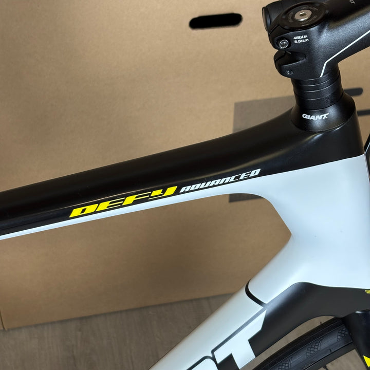 Used Giant Defy Advanced SL 1, Carbon Disc Road Bike, Shimano 105 11-Speed, 58cm