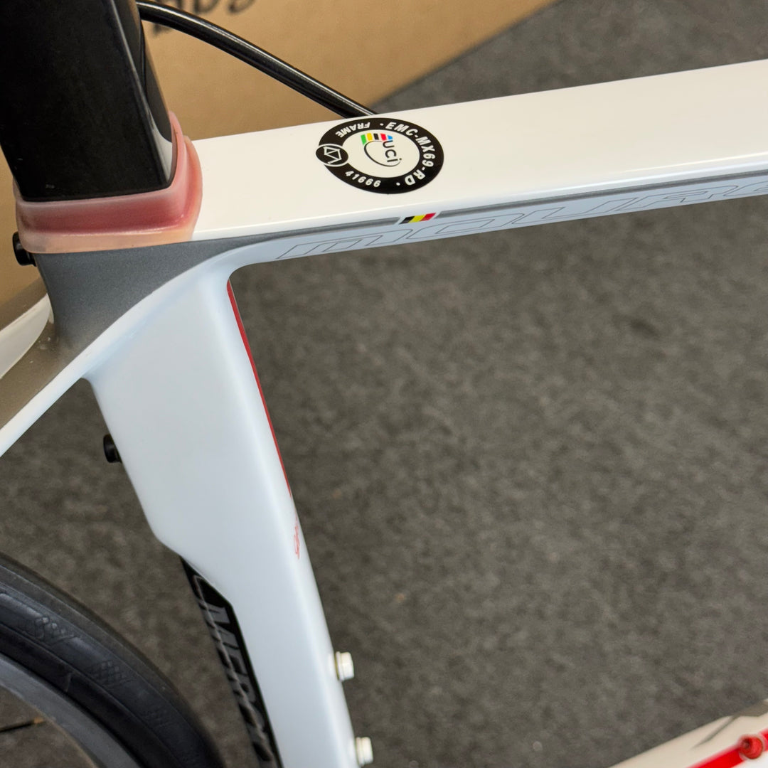 Used Eddy Merckx Mourenx 69, 11-speed Shimano 105, Carbon Road Bike-2015, 55cm