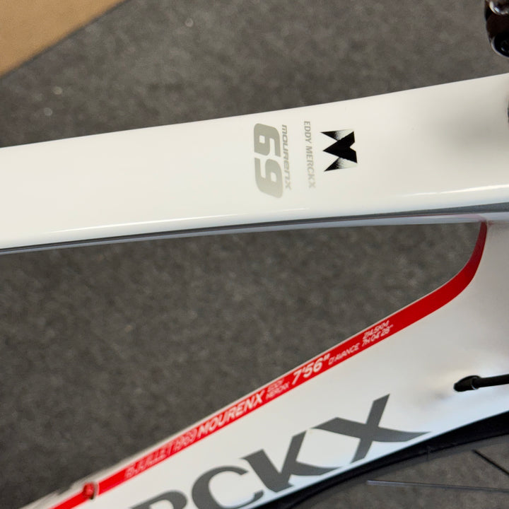 Used Eddy Merckx Mourenx 69, 11-speed Shimano 105, Carbon Road Bike-2015, 55cm