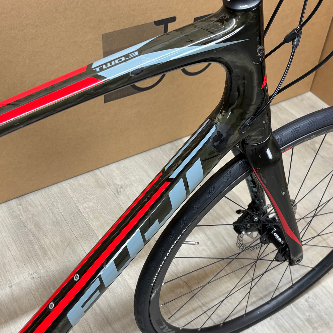 Used Fuji Gran Fondo 2.3, Carbon Fiber Road Bike Shimano 105 Hydraulic Disc 61cm