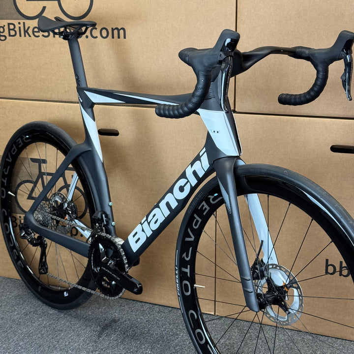 New Bianchi Oltre Pro, Dura-Ace Di2 R9200, Carbon Road Bike-2024, 59cm (58cm)